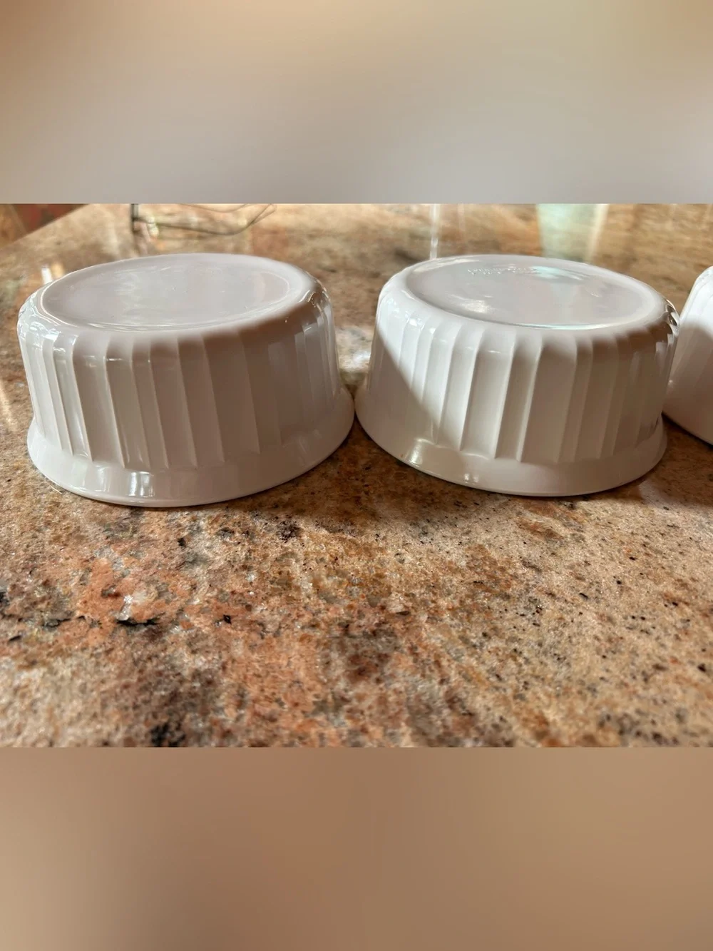 Corningware #F-16-B French White Round 16 oz Casserole Dishes Set of 4 No chips.